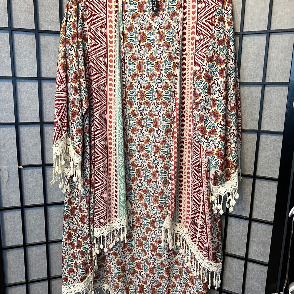Design Lab Lord & Taylor Floral Patterned Kimono